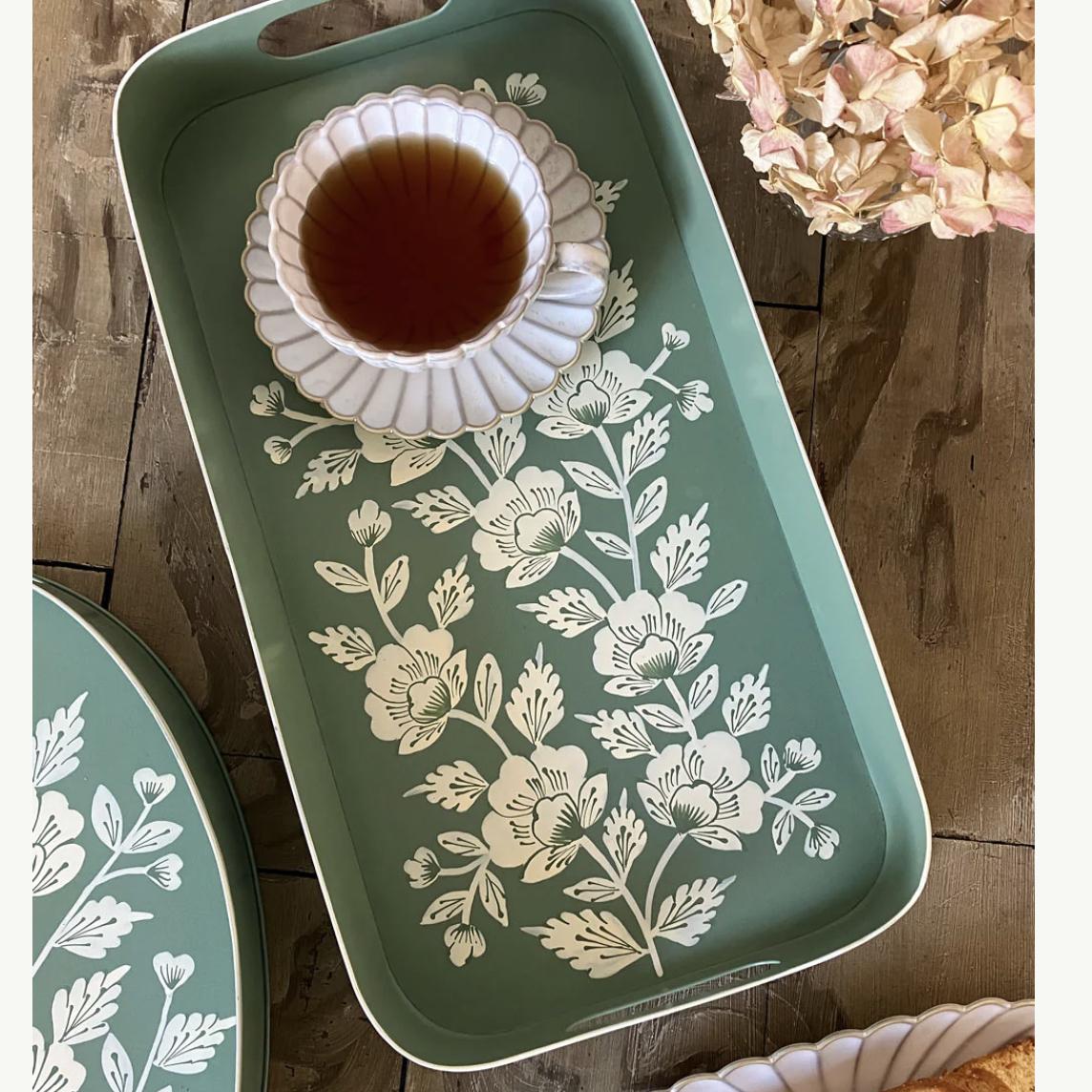 Bandeja Verde Con Flores Blancas Pintadas