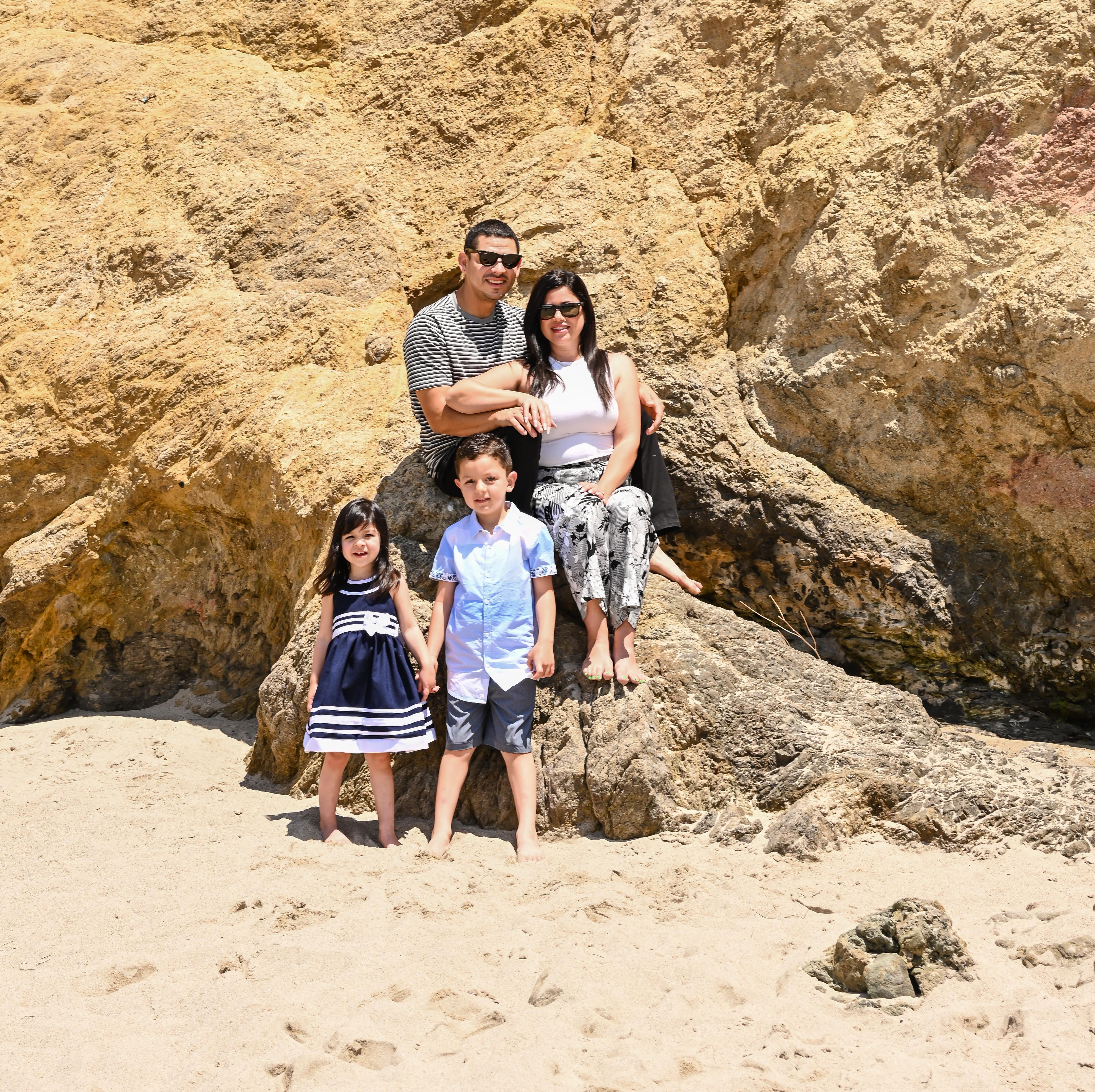 The Wedding Website of Omar Vasquez and Elizabeth Sandino