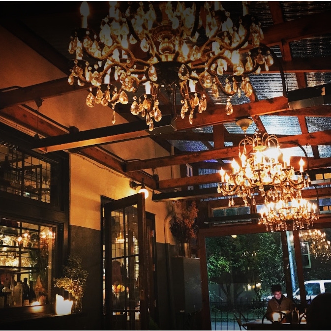 Harry's Fine Foods Patio