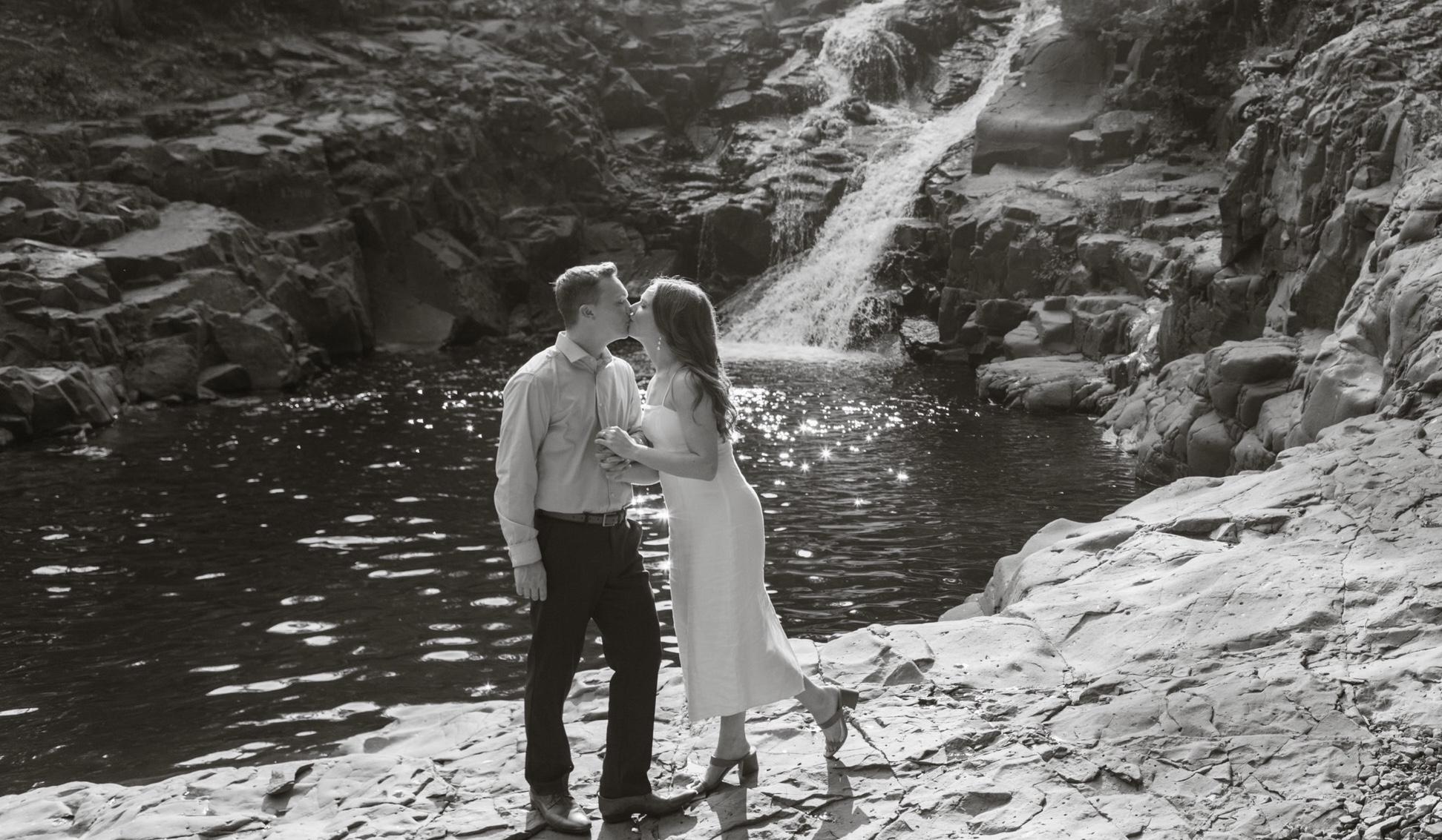 The Wedding Website of Molly Kvidera and Wilson Hoffman
