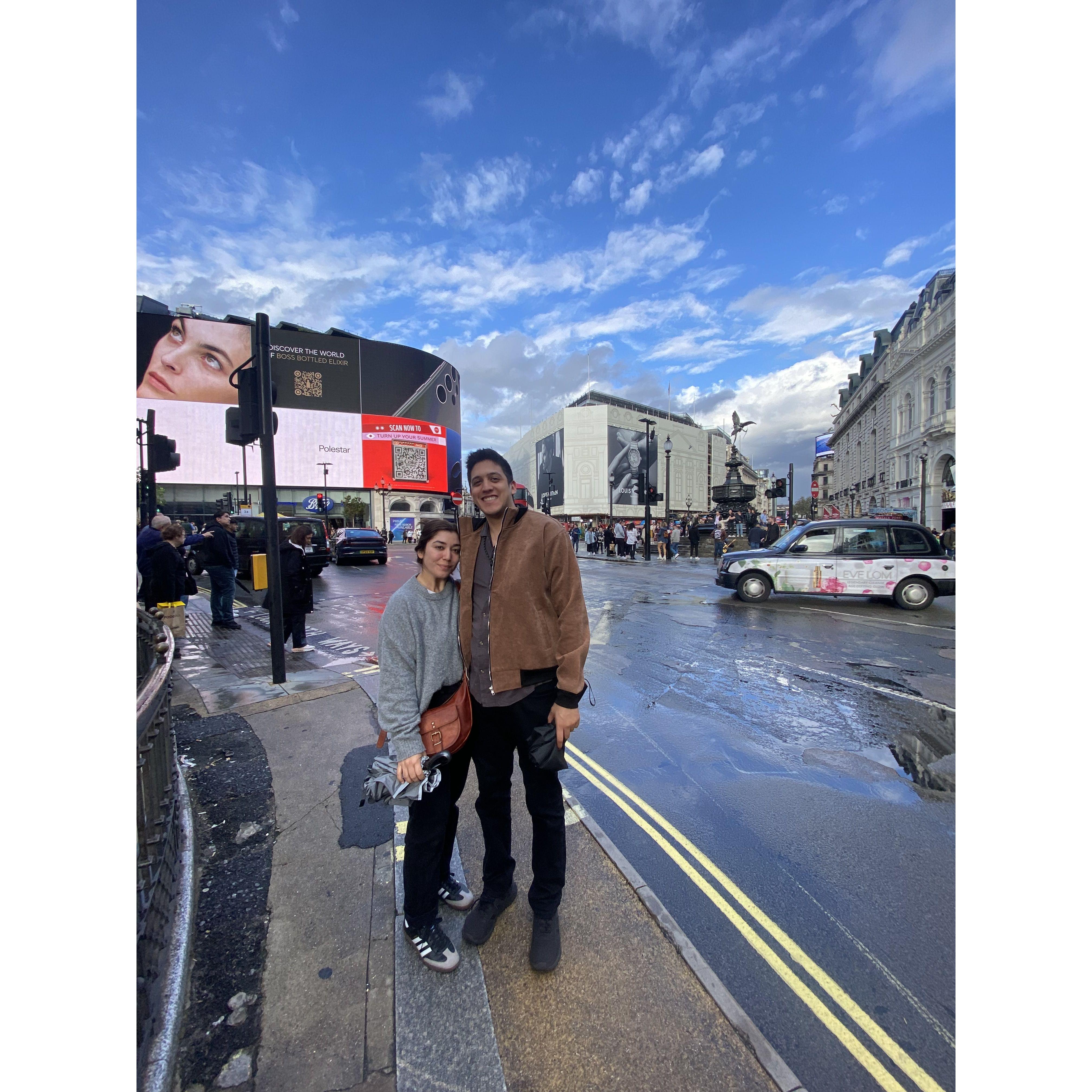 Picadilly Circus, LN UK