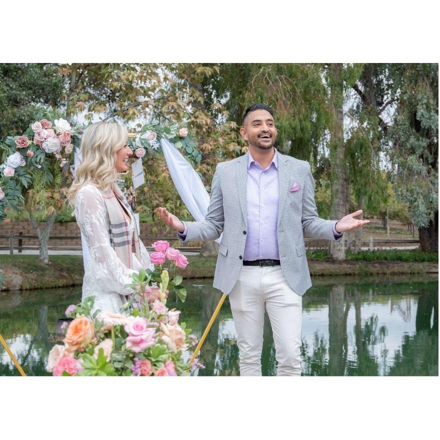 The journey led us to a dock, beautifully decorated with flowers and their pictures, while a violinist played our favorite songs—the scene had been perfectly set!