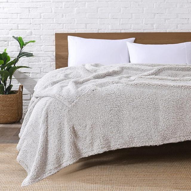 Ultra Soft Fleece Sherpa Blanket Queen Size, Lightweight Cozy Pattern Reversible Bed Blanket for All Season,2 Tones Ombre Light Brown, 90”x90”