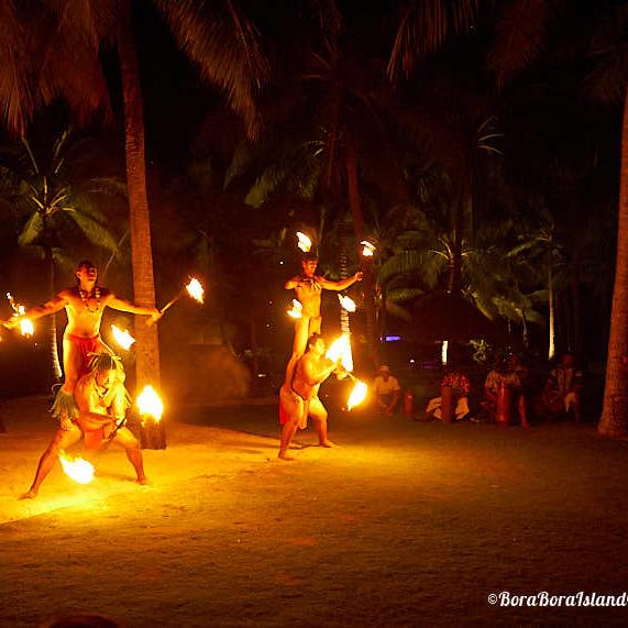Honeymoon - Polynesian Dinner on the Beach