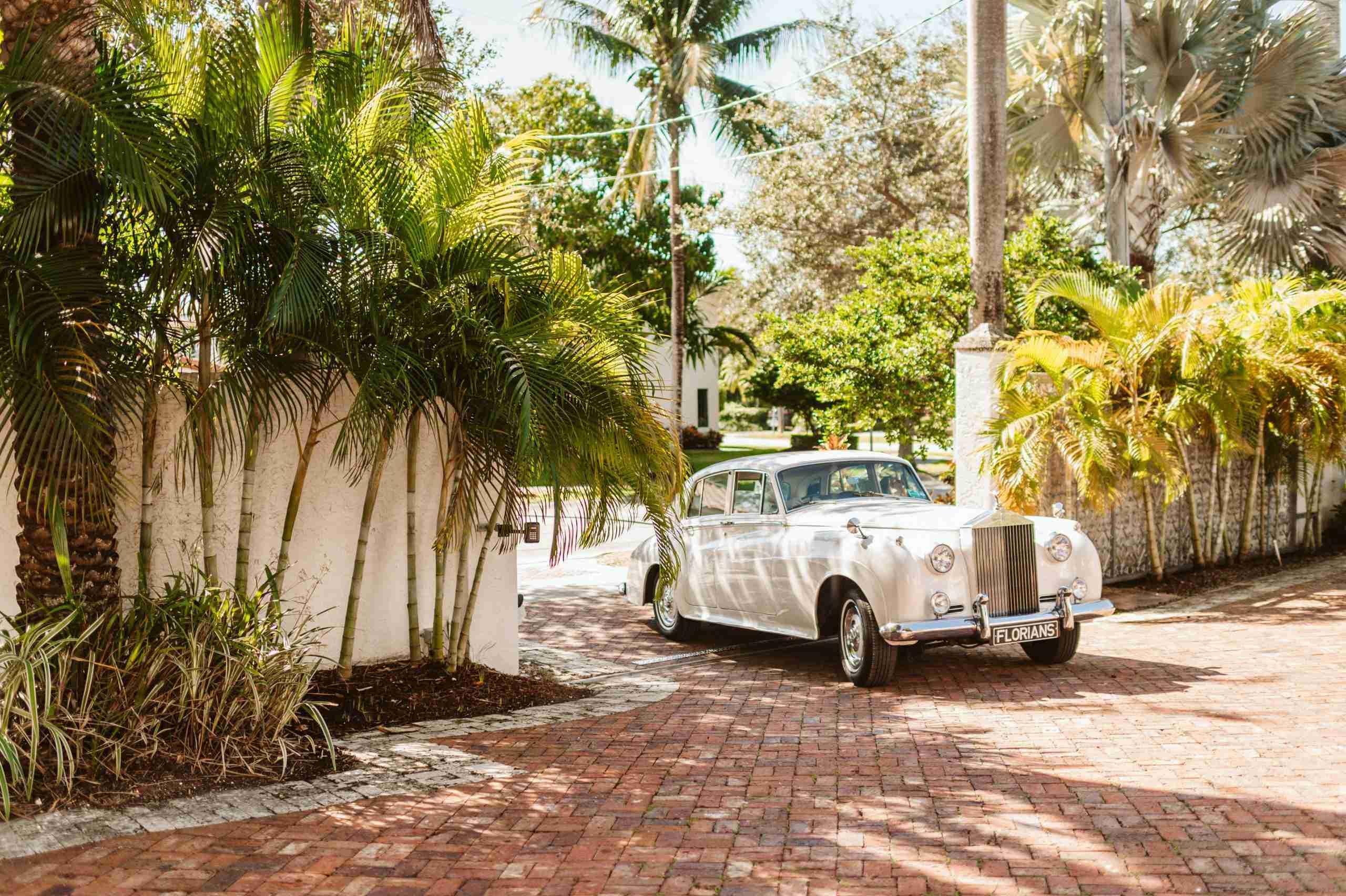 The Wedding Website of Isabelle Patterson and Ray Williams