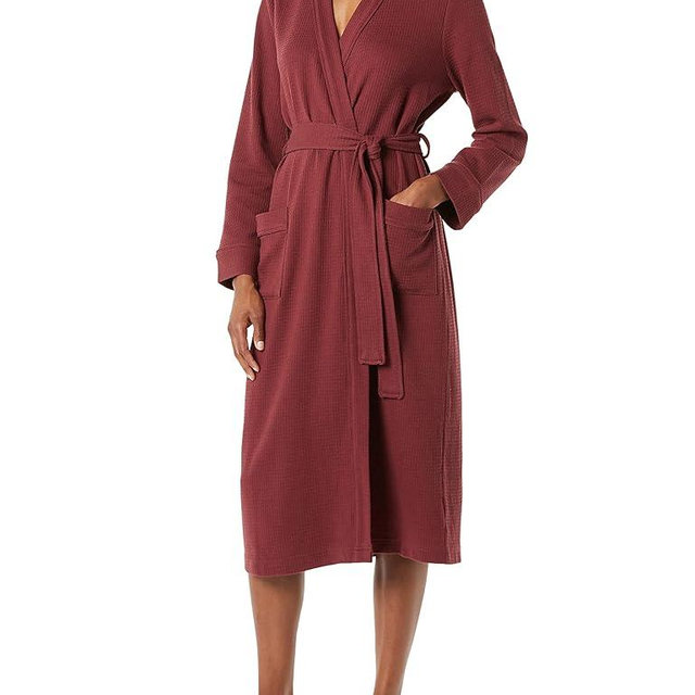 Amazon Essentials Women's Lightweight Waffle Full-Length Robe (Available in Plus Size)