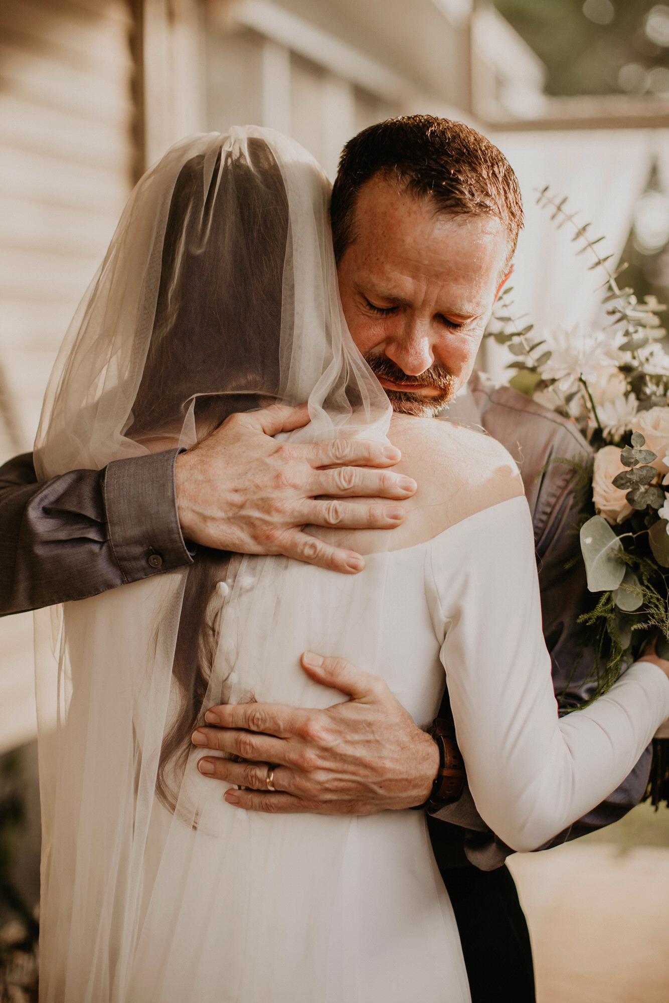 A quick hug before the walk down the isle❤️