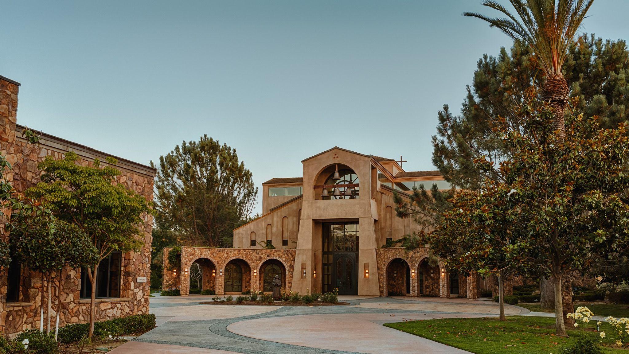 The Wedding Website of Aileen Connell and Elijah Weber