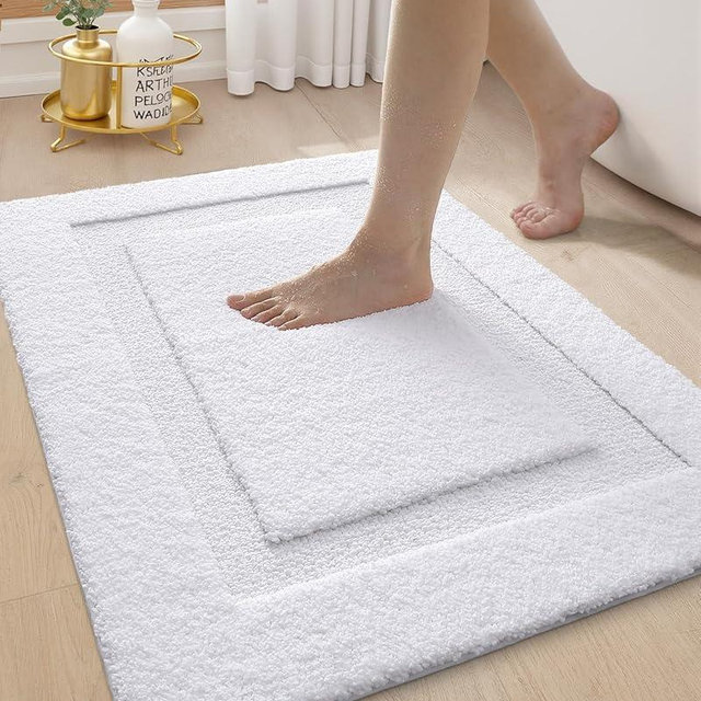 LUMI Ultra Soft Bathroom Rugs Non Slip with Rubber Backing, Absorbent Washable Bath Mat Quick Dry, Upgraded Premium Microfiber Plush Carpet for Bathtub and Shower Floor, White, 17x30