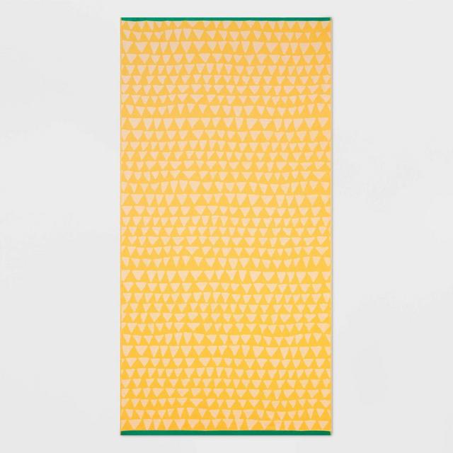 XL Pineapple Core Sand Resistant Beach Towel Yellow - Sun Squad™