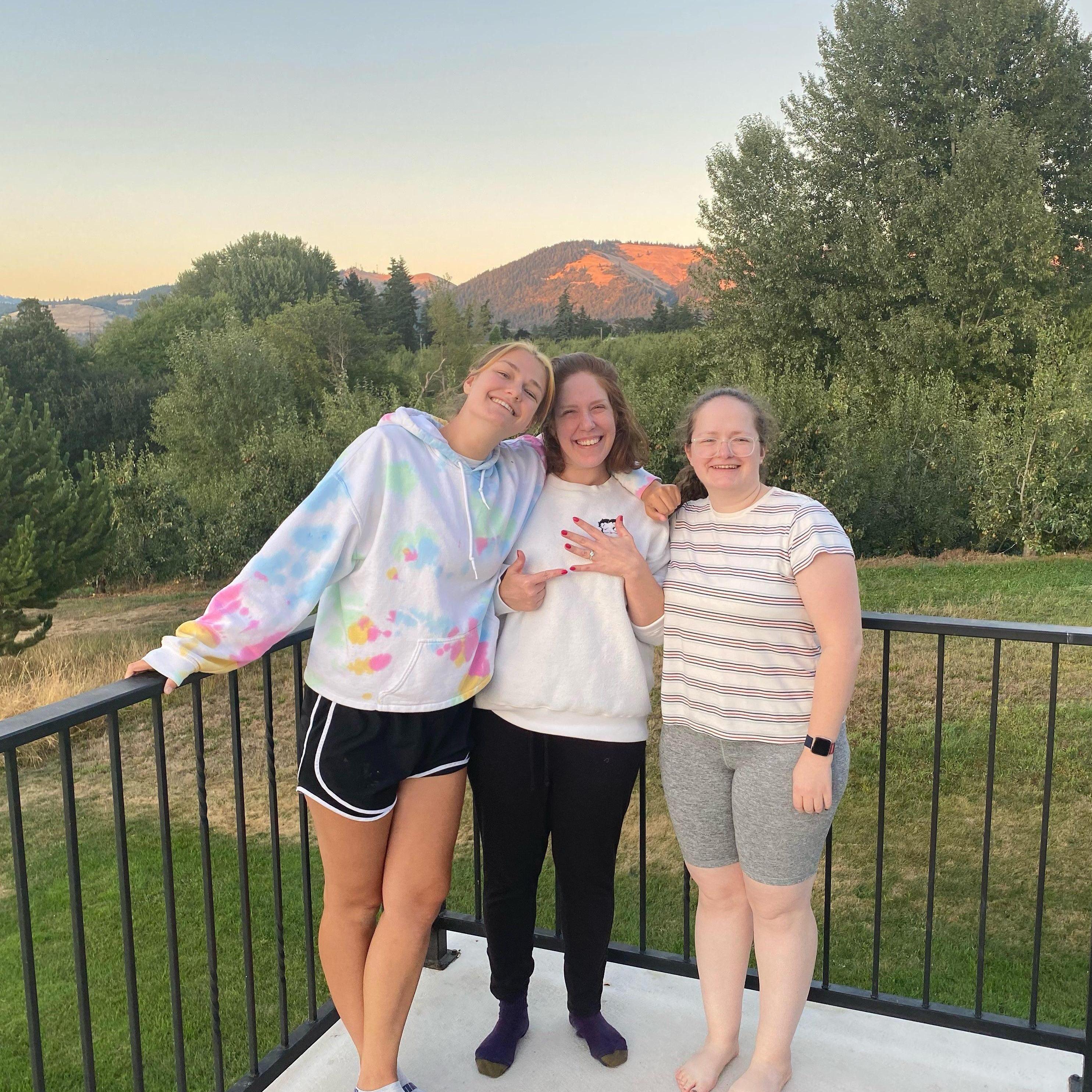 Emma and her sisters Alice and Joanna after the proposal in Hood River, Oregon. It was so fun to have Emma’s family at the proposal!