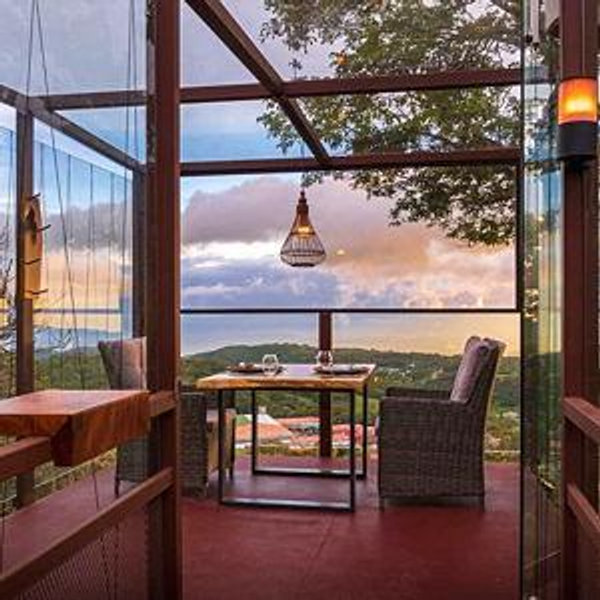 Treetop dining experience in Monteverde