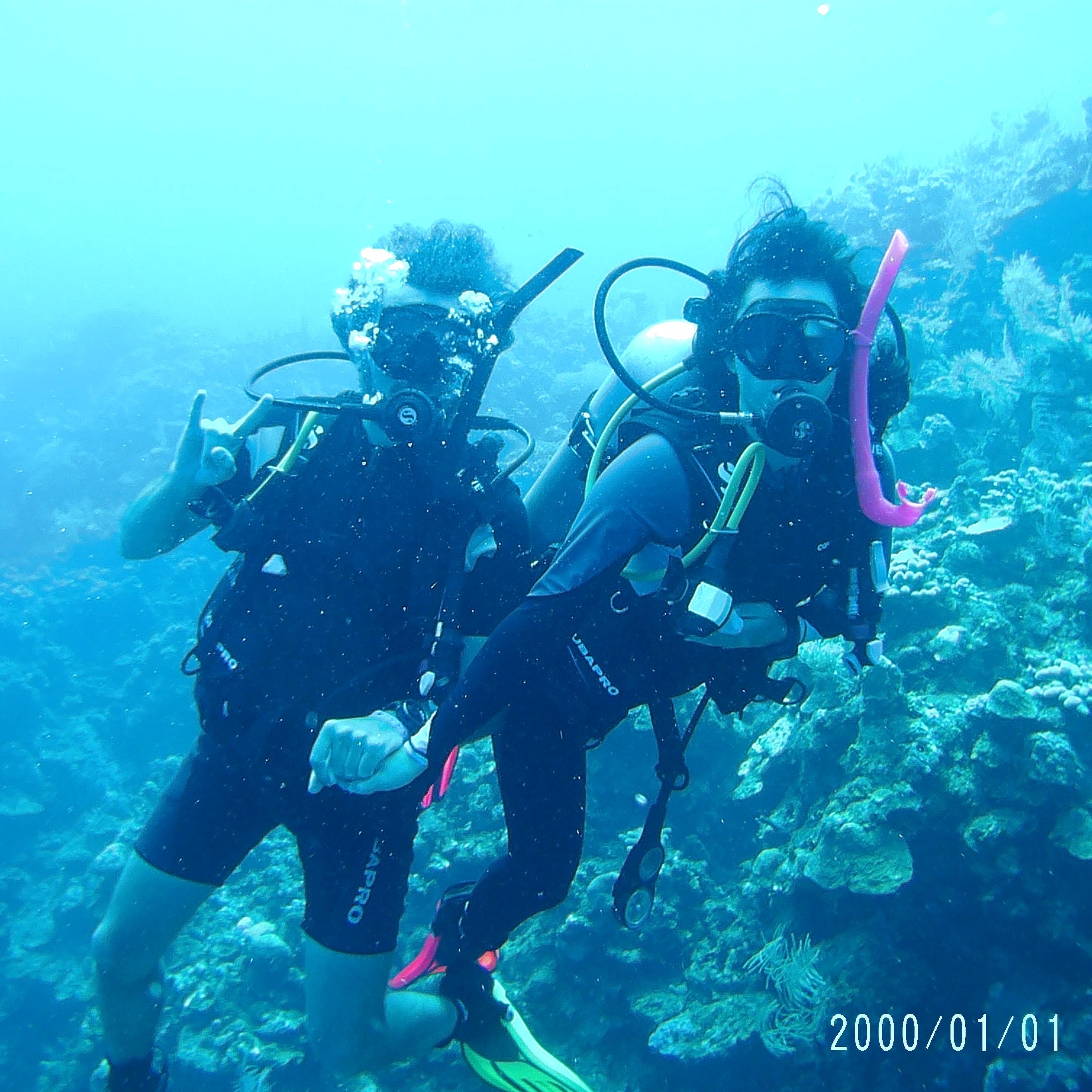 Got our Advanced Scuba Certification in Roatán