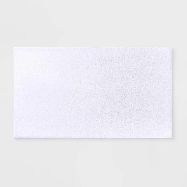 24"x40" Looped Bath Rug White - Casaluna™