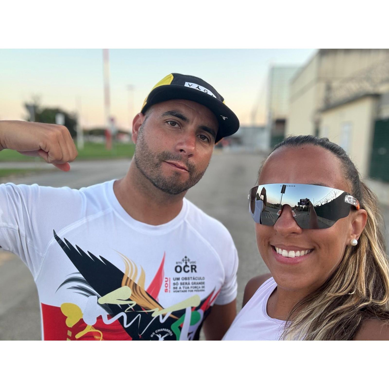 Esta fotografia foi tirada antes de uma corrida de 10km, do aeroporto de Alghero, em Sardenha, até ao nosso alojamento. Foi uma verdadeira aventura que começou de dia e acabou de noite