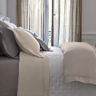 Triomphe Coverlet