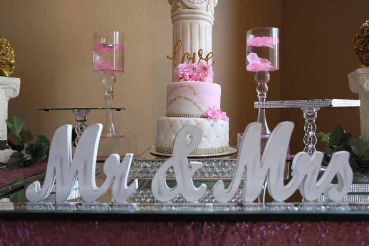 Surprise engagement party “The Cake”