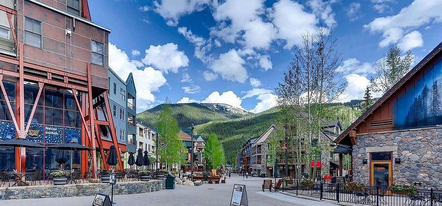 The Wedding Website of Isabelle Dirksen and Nicholas Winslow