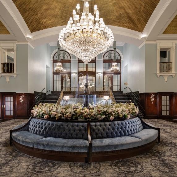 Honeymoon Suite - Amway Grand Plaza