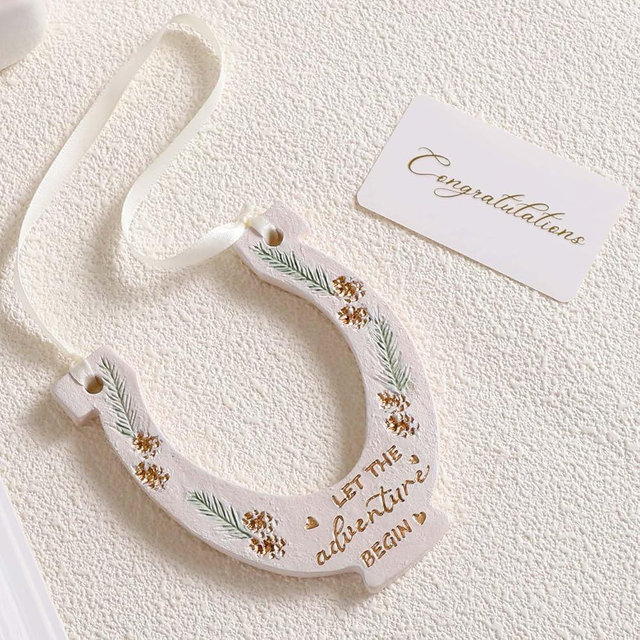 Lucky Horseshoe Wedding Gift, Engagement Gifts for Couple Her, Women, Bride and Groom, Future Mrs, Fiancé, Unique Newly Engaged Decorations for Bridal Shower, Wedding Keepsake Horseshoe 3.8 x 4.1 in