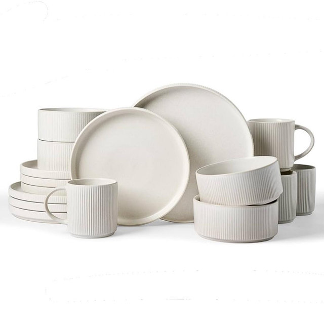 Famiware Star Dinnerware Set with Mugs, Service for 4 (16pcs), Ribbed Stoneware Plates and Bowls Dishes Sets - Chip & Scratch Resistant, Microwave & Dishwasher Safe, Matte White