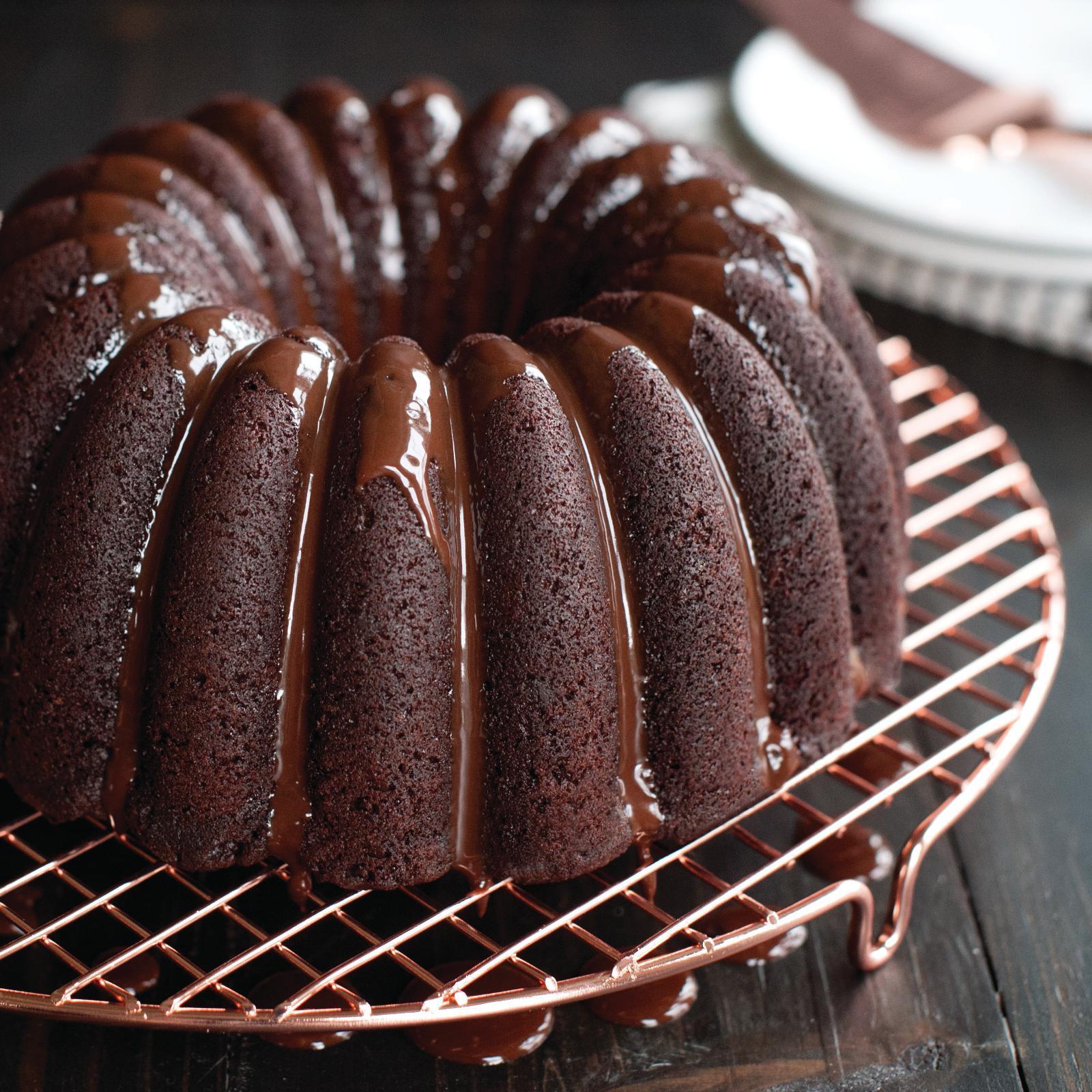 Nordic Ware, Gingerbread House Bundt Pan - Zola