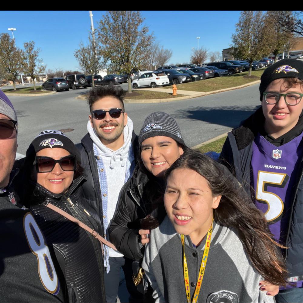 A los Ravens con nuestros hijos postizos!