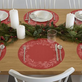 Martha Stewart Wreath Round Placemat
