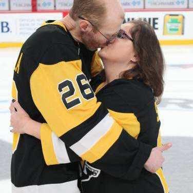 Penguins Love