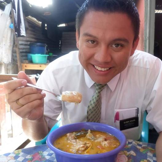 An actual picture of him on the mission.
Una foto actual de Diego en la misión.