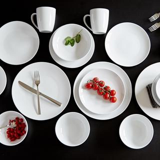 Essential 16-Piece Dinnerware Set, Service for 4