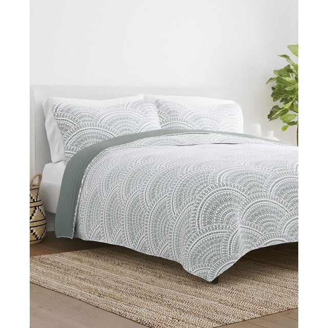ienjoy Home All Season 3 Piece Scallop Reversible Quilt Set, King/California King