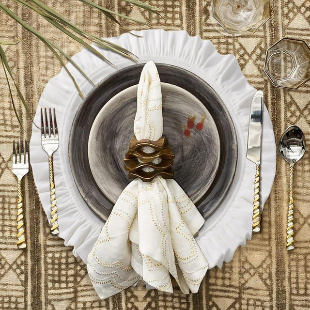 18 Inch Velvet Round Placemat with Ruffle for Dining Table Outdoor Placemats Non-Slip Washable for Gathering, Occasional Decoration and Family Parties Celebrations Set of 4, White