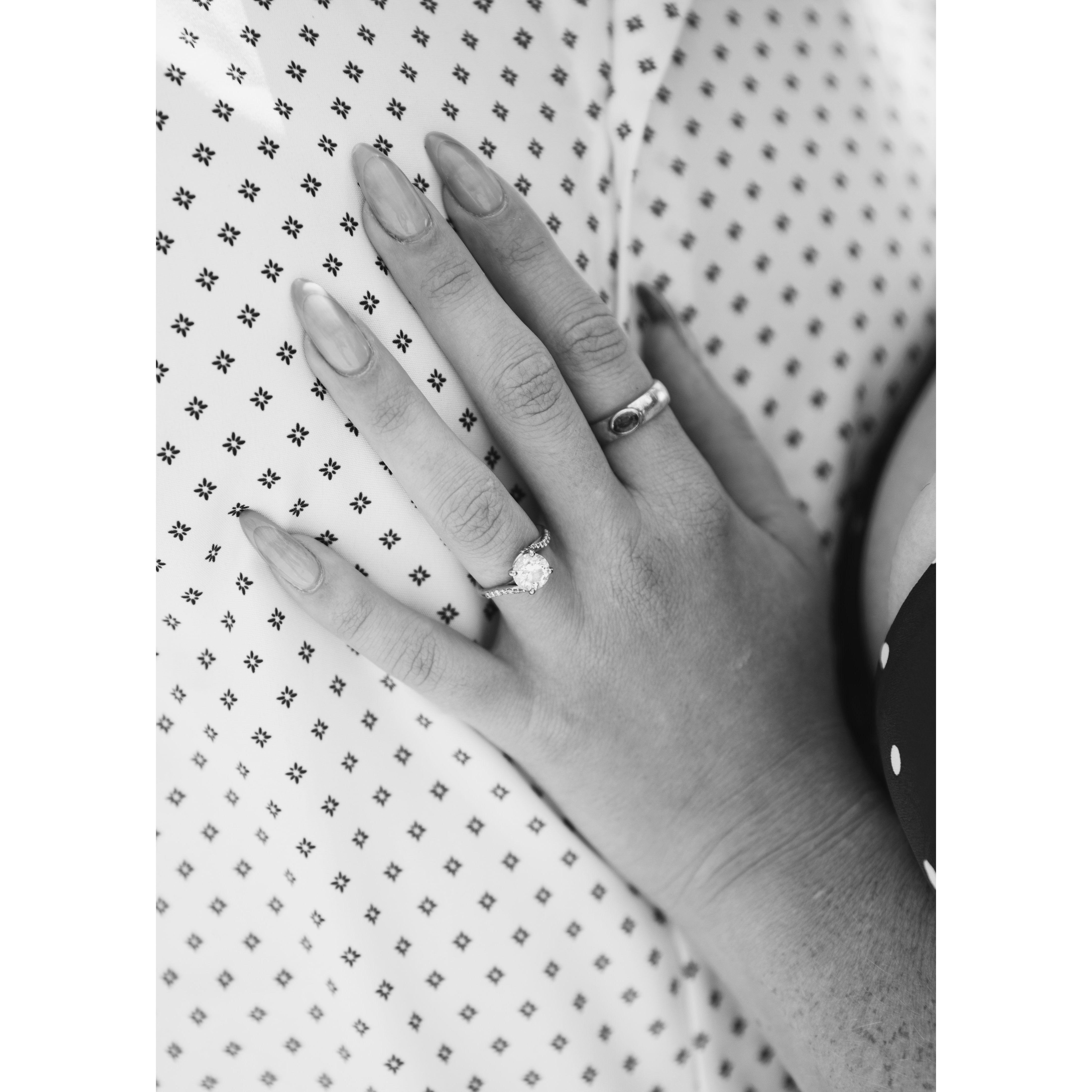What a stunner! Kev designed the ring to wiggle like the Chicago river.