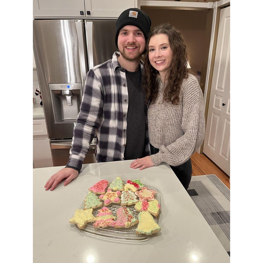 Making cristmas cookies
