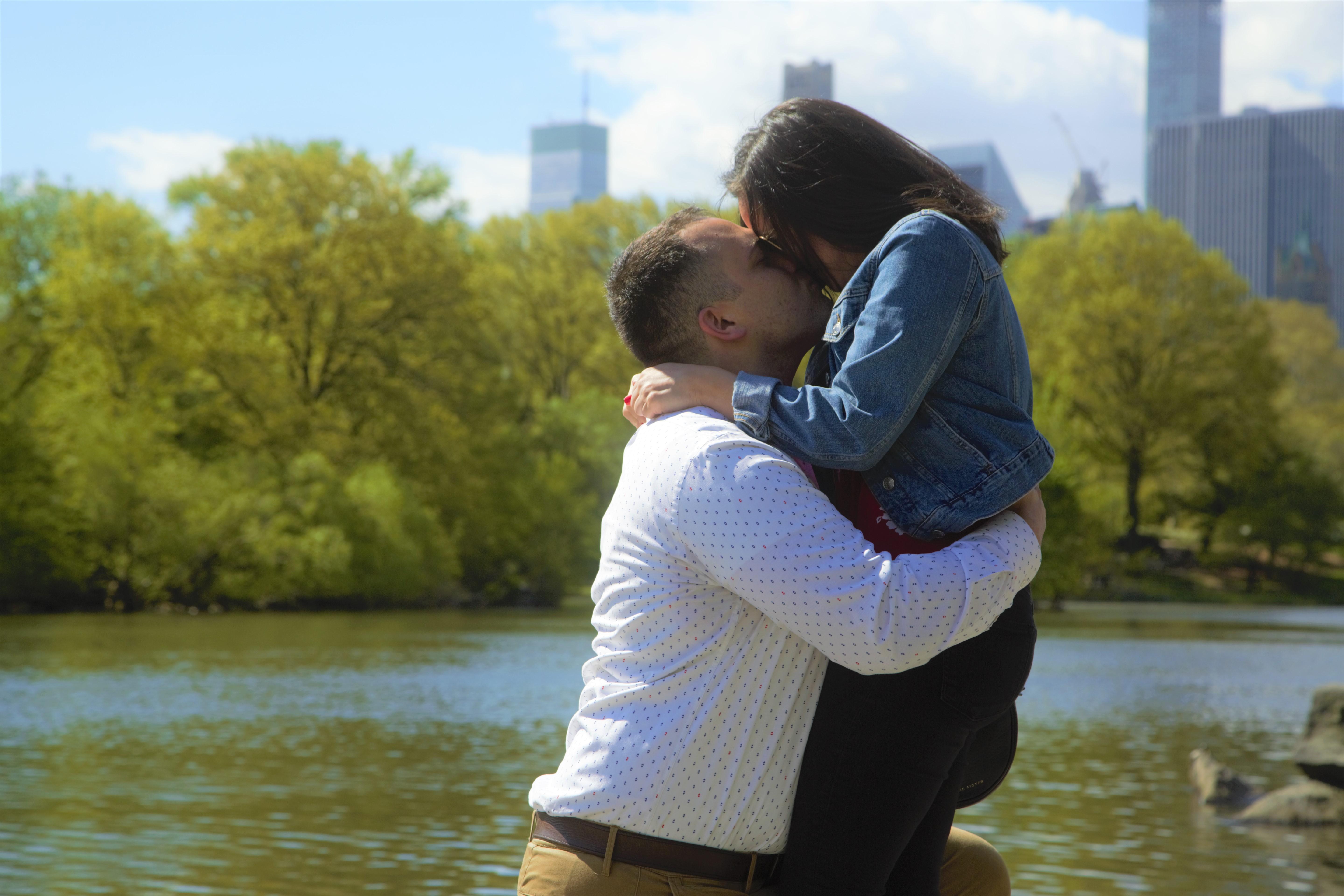 The Wedding Website of Samantha Burns and Bar David