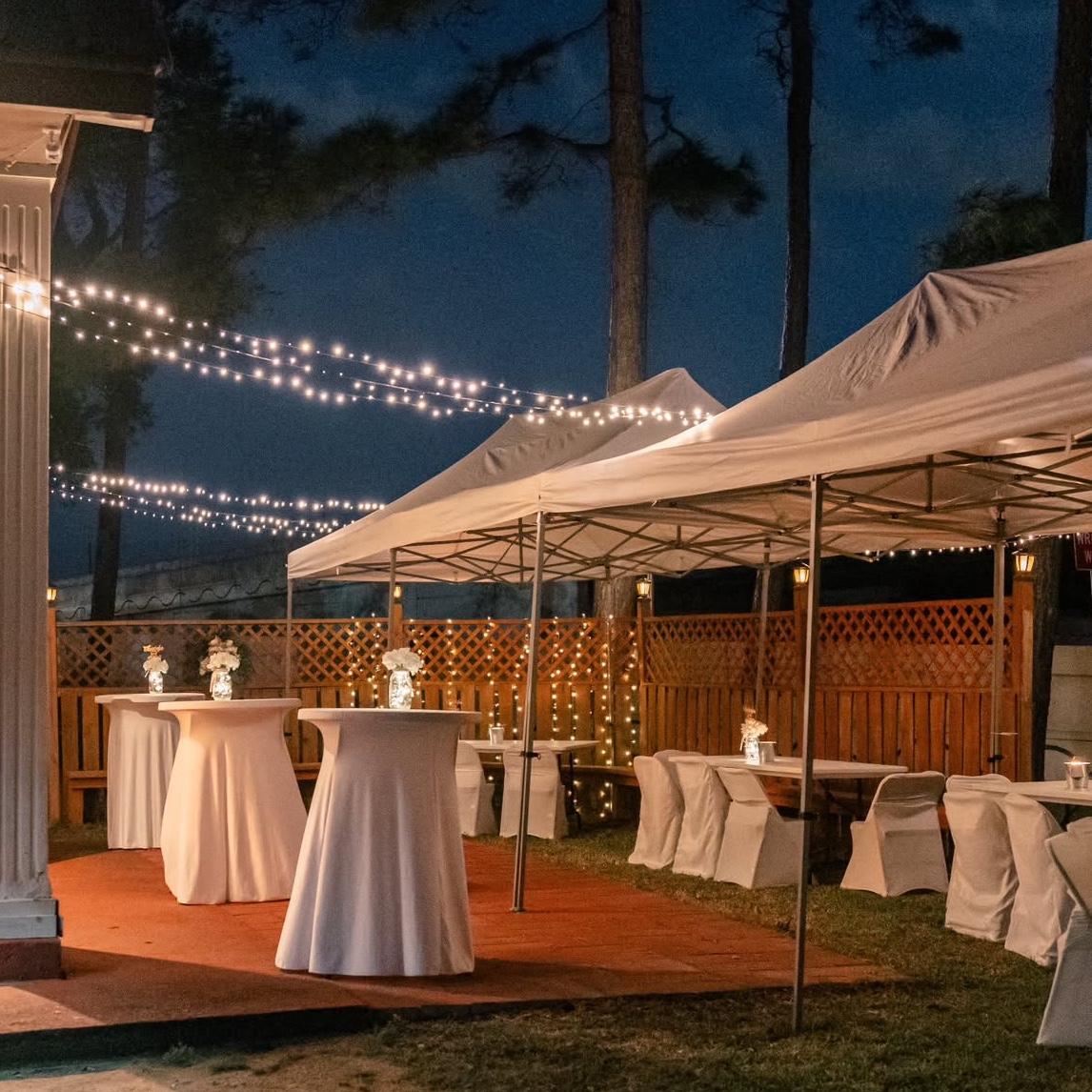 Outdoor dinner seating