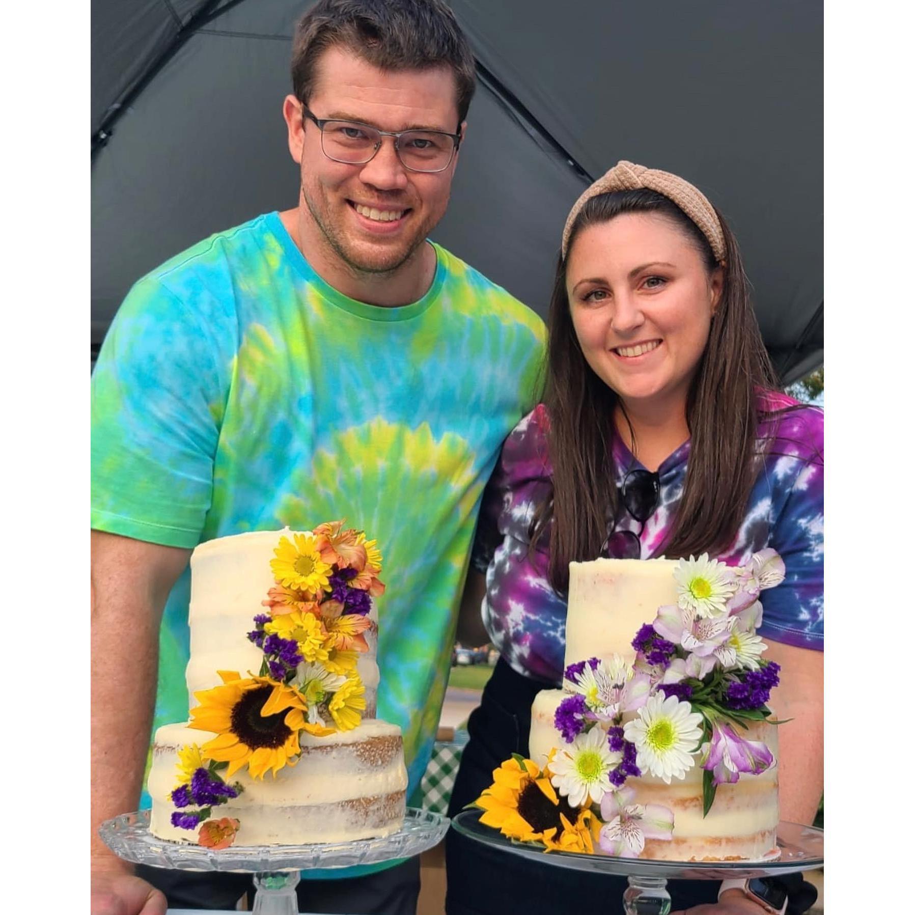 Posing with the MurGerPalooza cakes