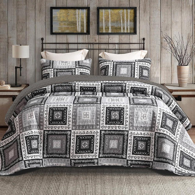 Exclusivo Mezcla Reversible Boho Quilt King Size, Black Soft Bedspreads Lightweight Coverlet All Season Patchwork Quilts Bedding Set with Printed Floral Pattern (1 Quilt, 2 Pillow Shams)