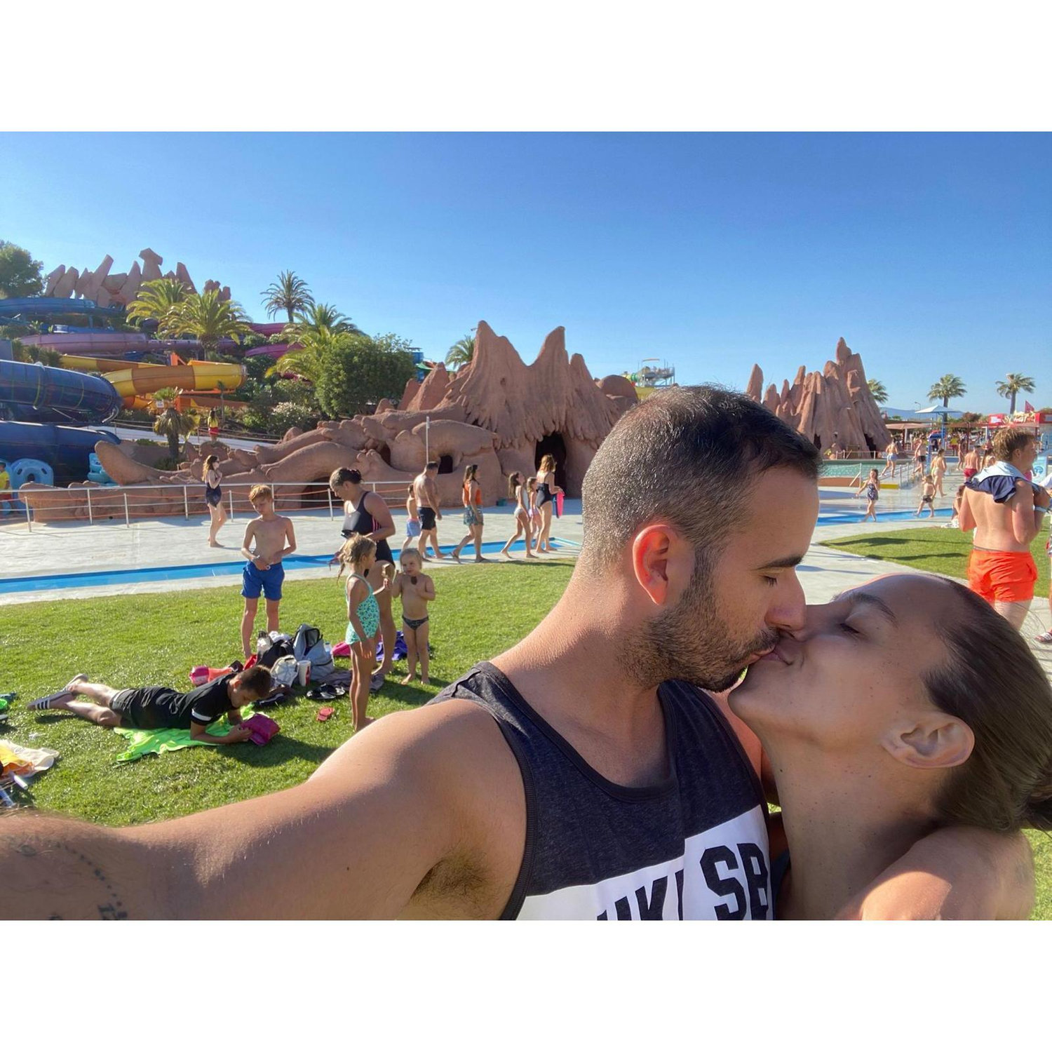 A primeira vez num parque aquático, juntos