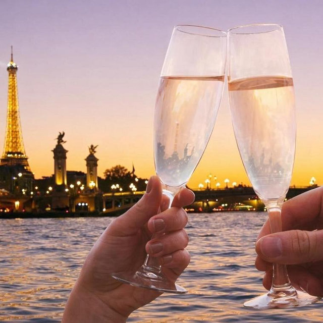 Paris Seine River Sightseeing Sunset Cruise