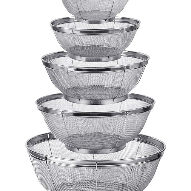 5 Pack Strainers for Kitchen, 18/8 Stainless Steel Colander, Fine Mesh Strainer for Pasta, Rice and Fruit, Sieve for Strain, Drain, Rinse or Steam, Multi Size Sifter