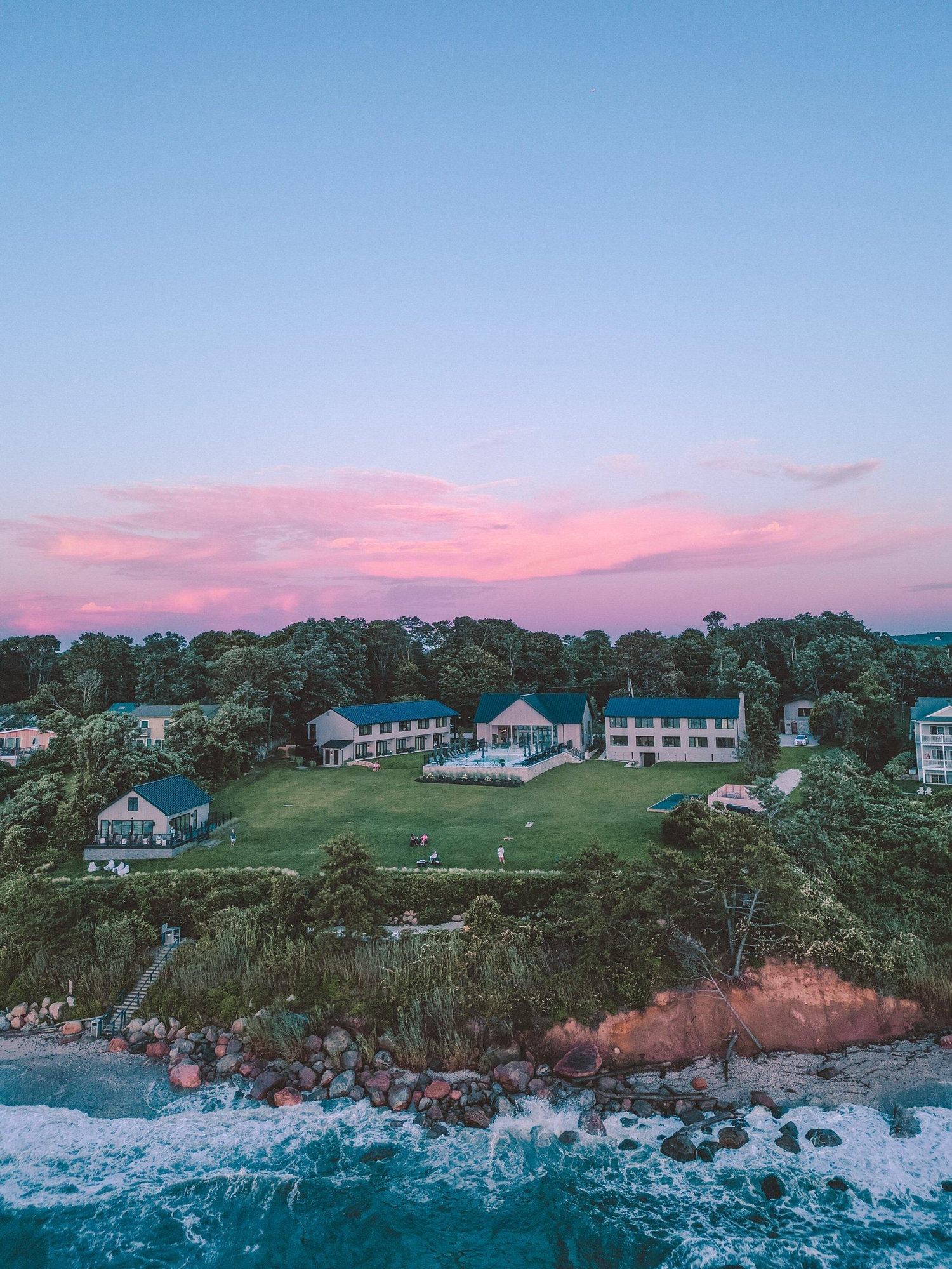 The Wedding Website of Emily Torre and Brendan Hodgkinson