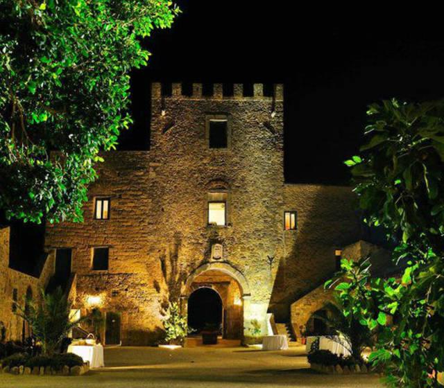 The Wedding Website of Chiara Morello and Jayd Collins