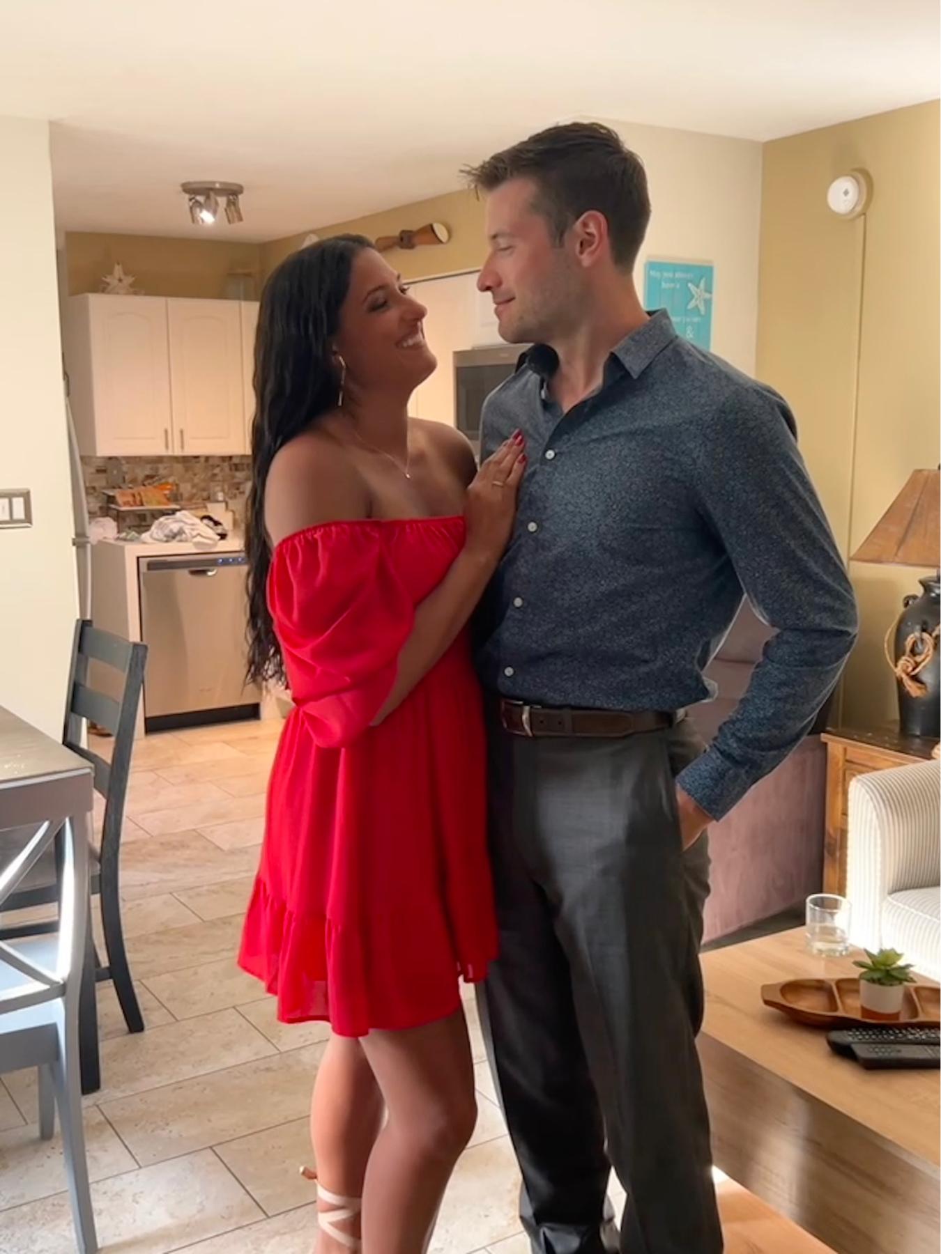 The Red Dress Date
📍Selva Grill Sarasota, FL
🗓 June, 2023
Fun Fact: One of the best dinners we've ever had, a lot of which was free from the waiter we made friends with earlier on the beach.