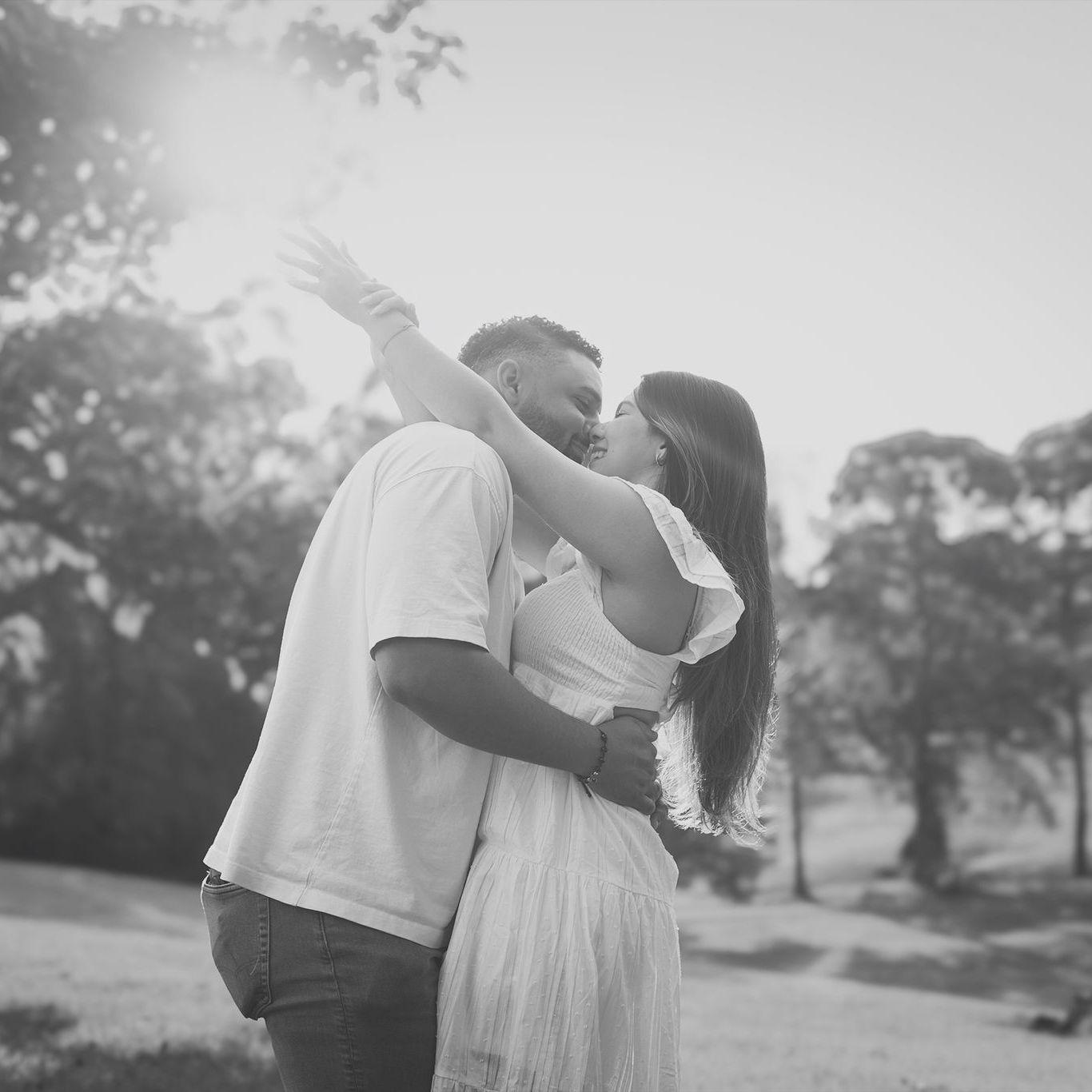 For a lifetime of hugs - Por una vida llena de abrazos