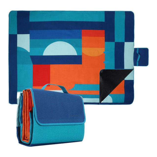 SCUDDLES Compact Picnic Blanket – Extra Large, 3-Layer Waterproof Outdoor Mat with Carry Strap for Beach, Camping, Hiking, and Picnics
