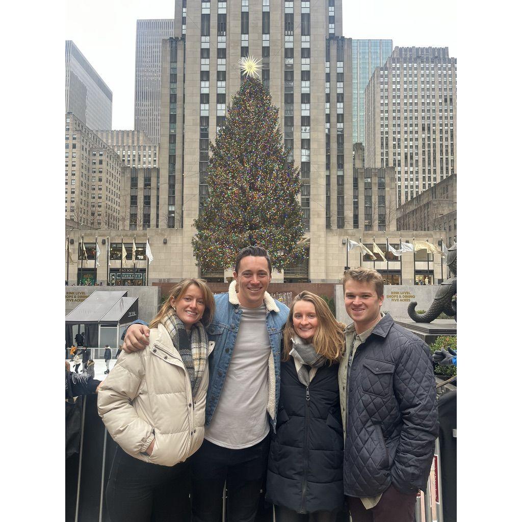 TJ's first time in NYC w/ Katie's cousin Jackie (her MOH!)