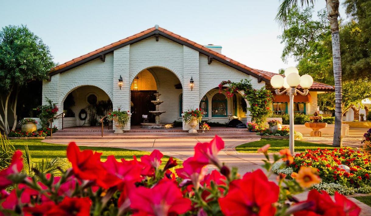 The Wedding Website of Sofia Vaca Medina and Adam Sydow