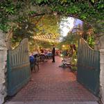 Harry's Seafood, Bar & Grille